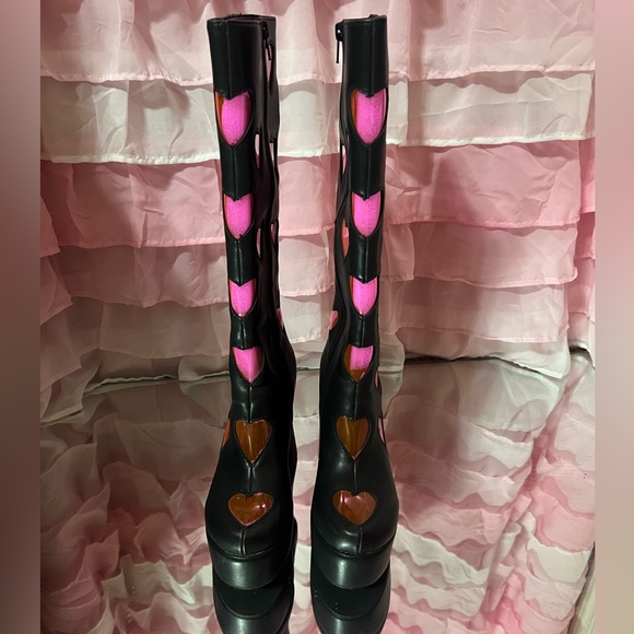 Black Retro Romance Go-Go Boots 🖤 - Picture 4 of 10